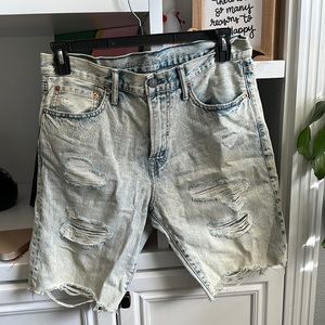 Casual or sporty wear distress shorts